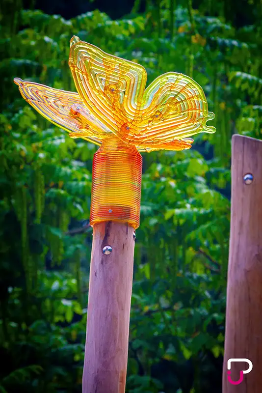 Papillon en matériaux recyclés (PIC)